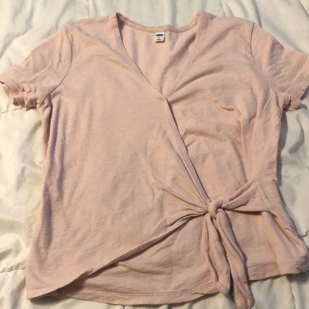 Old navy light pink tie top. Size medium.